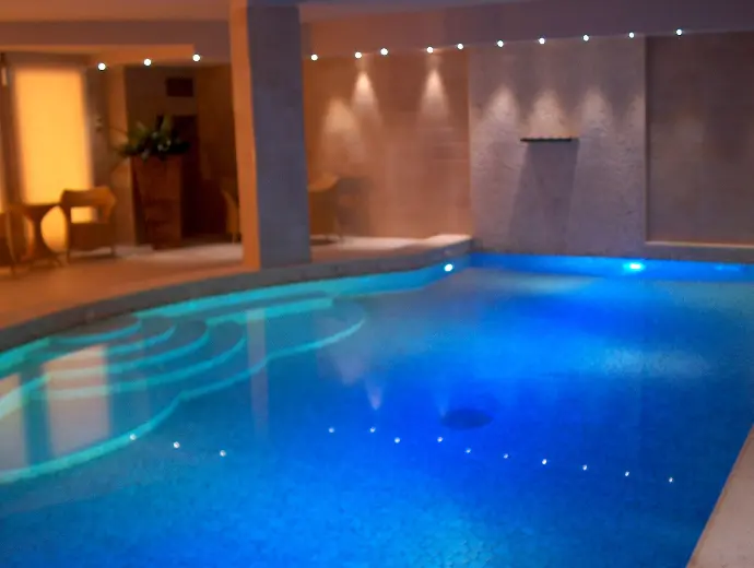 Piscina trasformatore toroidale per illuminazione interna