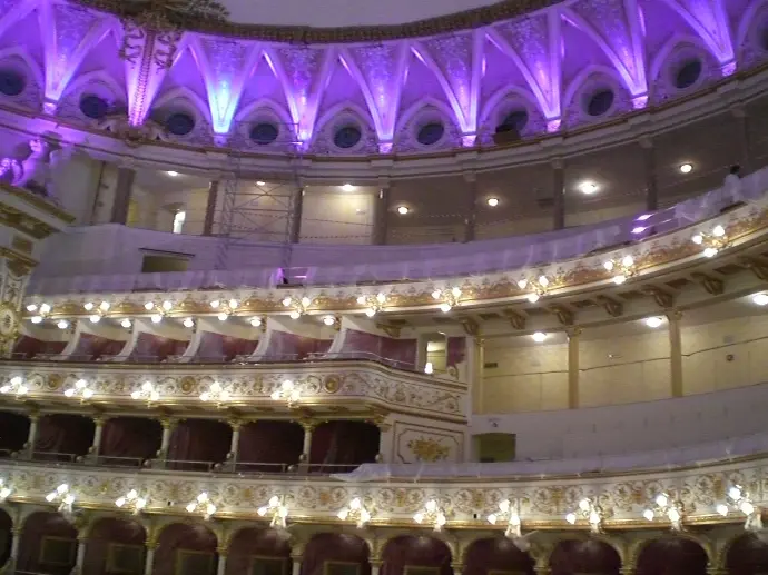Illuminazione Personalizzata Teatro Petruzzelli Bari