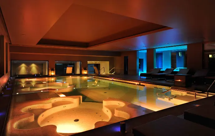 Illuminazione a LED	piscine tector